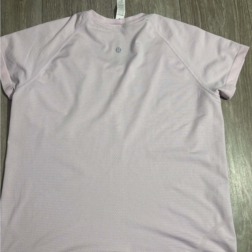 Lululemon Athletica Soft Lavender Short Sleeve Tee - Picture 6 of 7